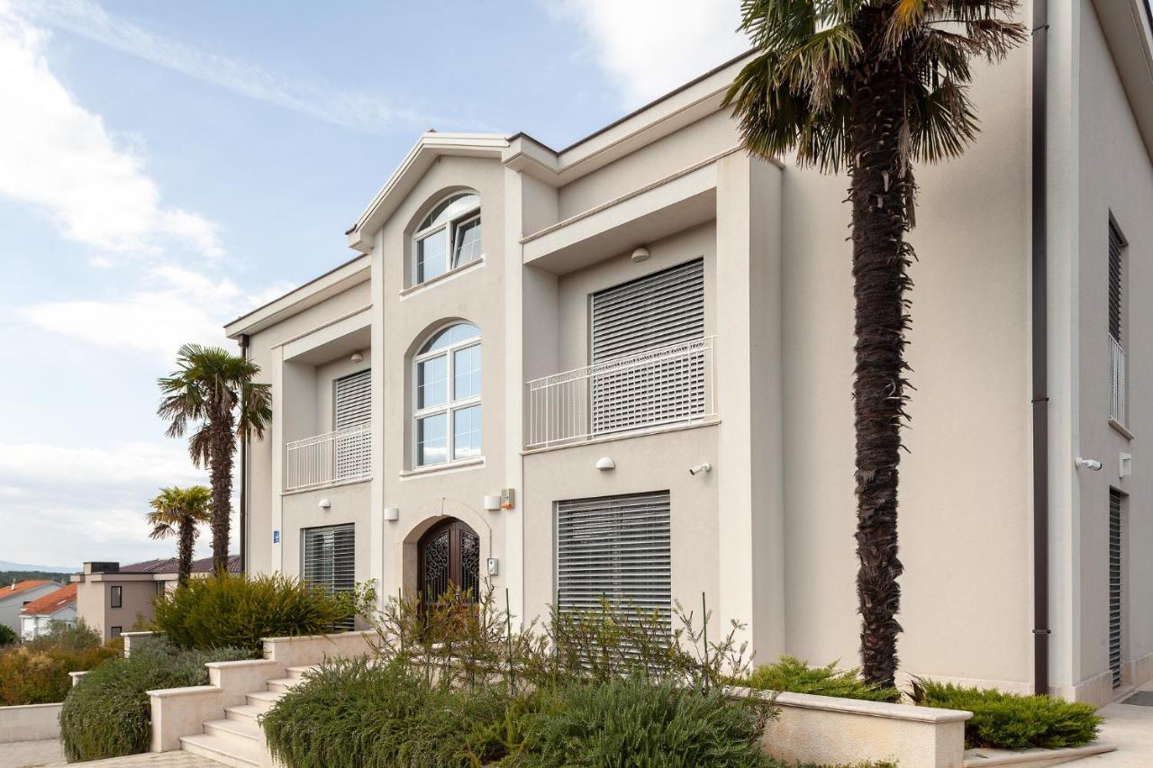 Luxury Apartments Vila Carissa Малинска Экстерьер фото