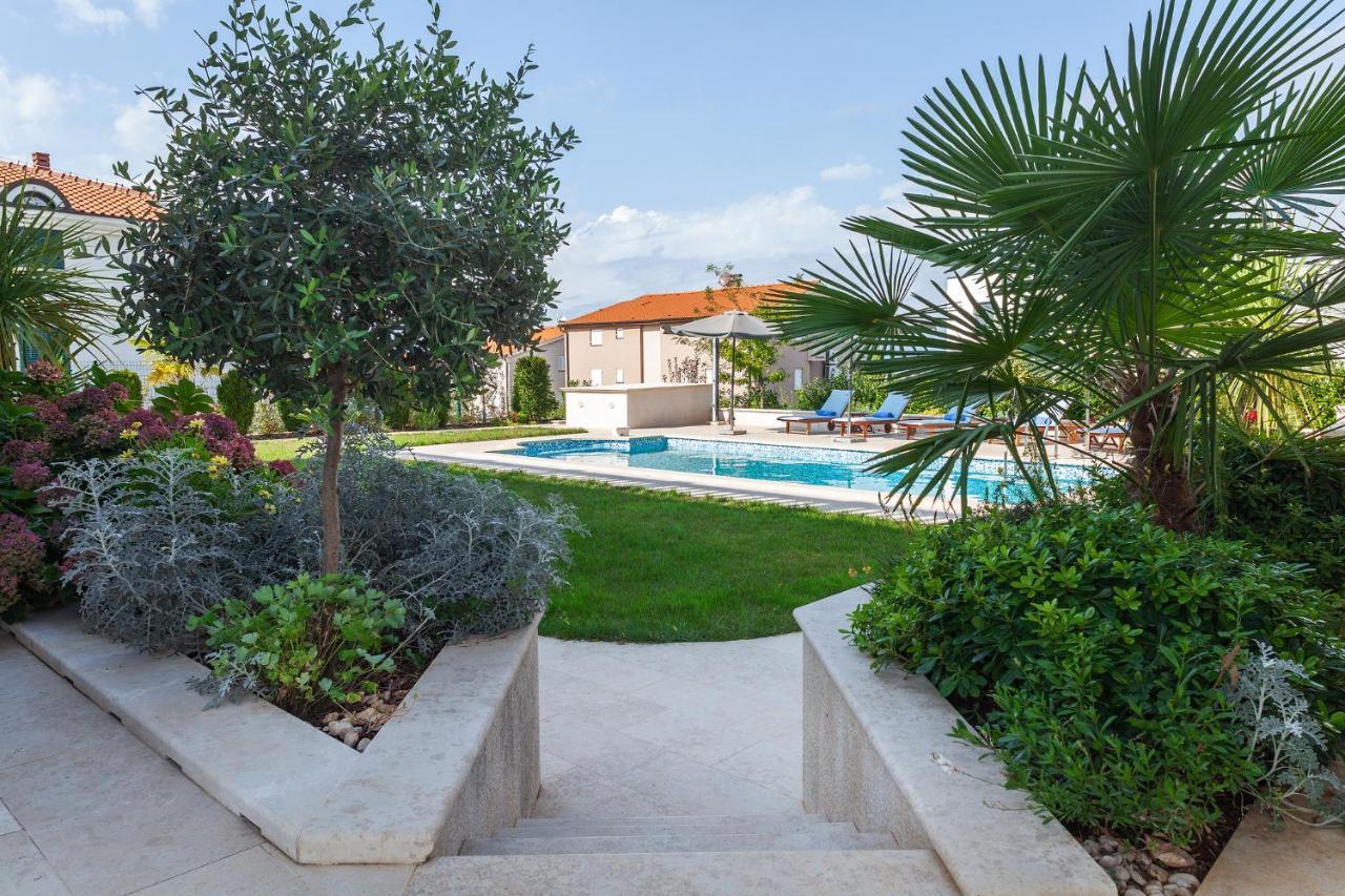 Luxury Apartments Vila Carissa Малинска Экстерьер фото